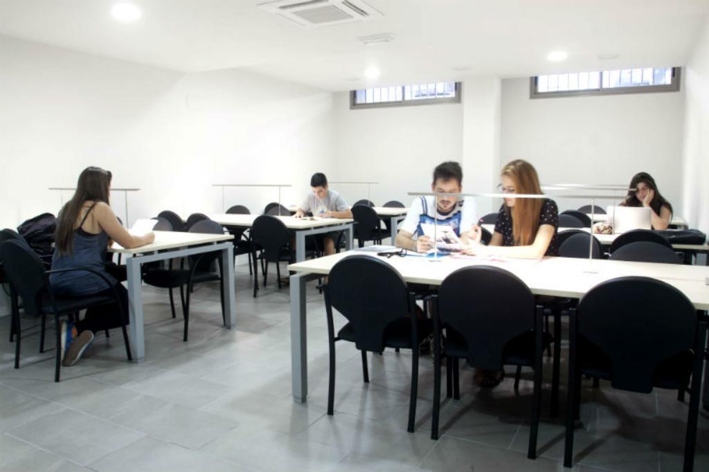 Colegio Mayor Resa La Concepcion Valence Extérieur photo