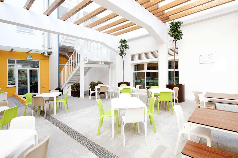 Colegio Mayor Resa La Concepcion Valence Extérieur photo