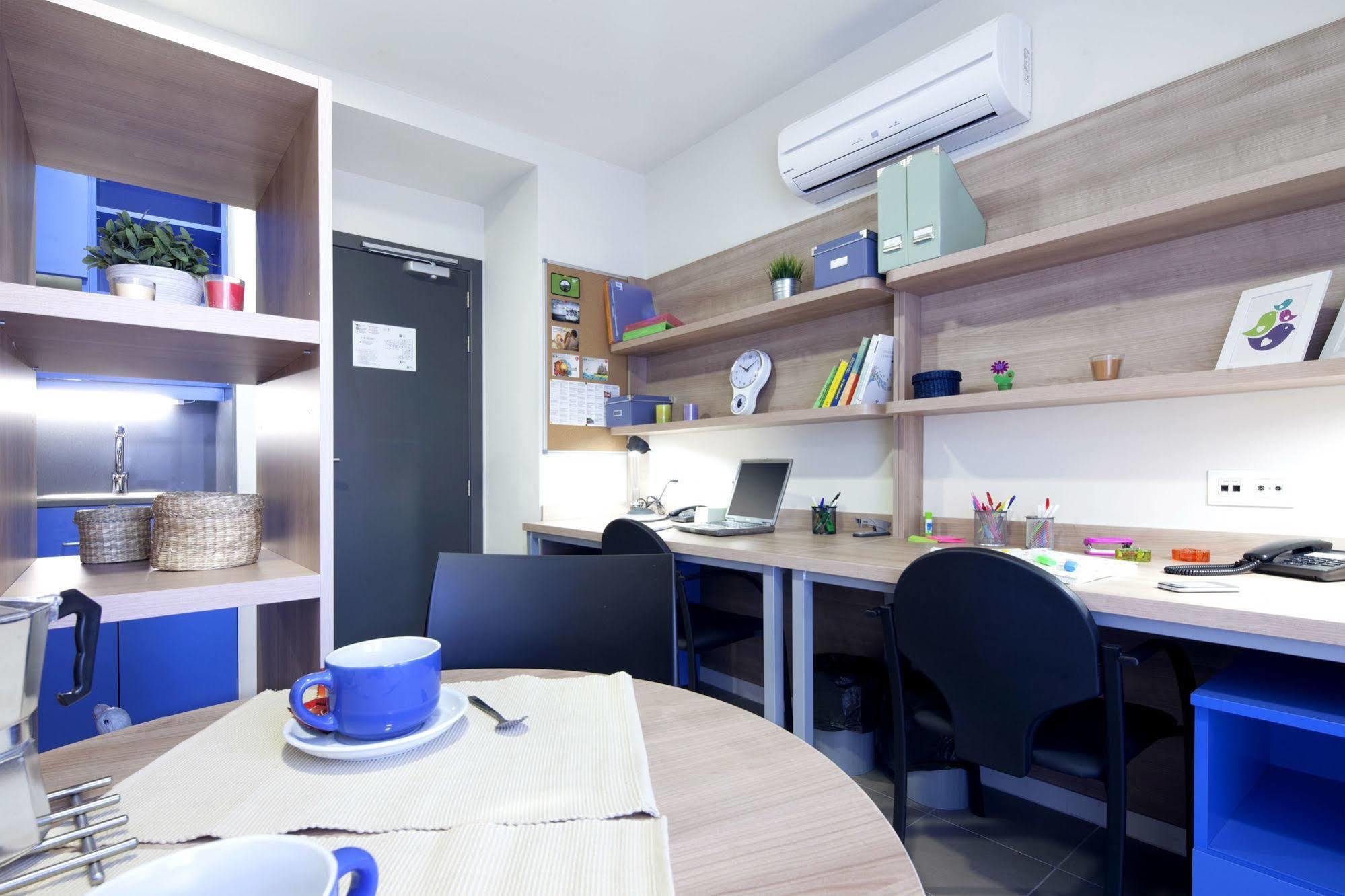Colegio Mayor Resa La Concepcion Valence Extérieur photo