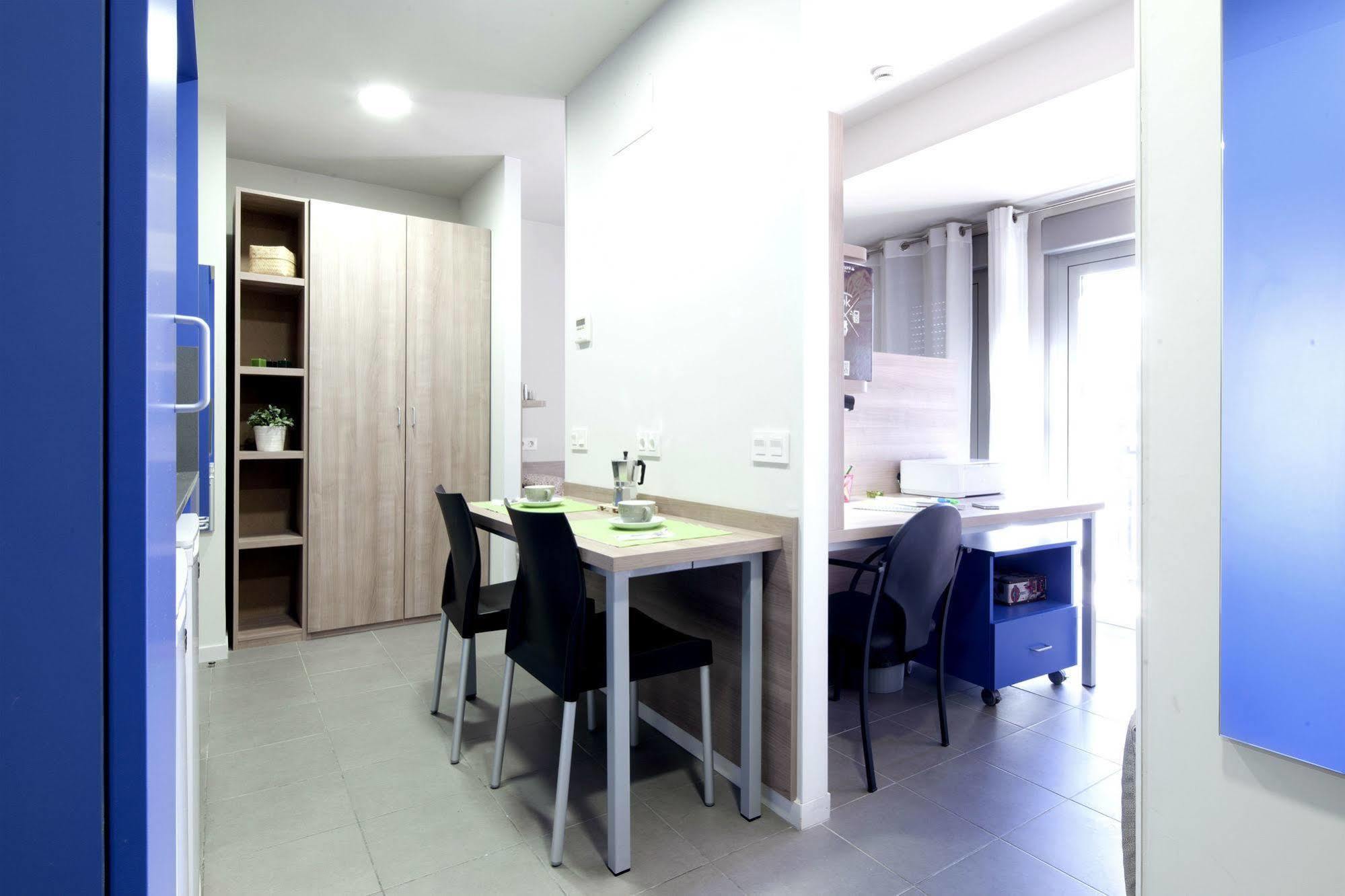 Colegio Mayor Resa La Concepcion Valence Extérieur photo